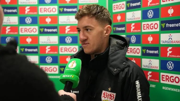 包含斯图加特队在比赛中控制局势,轻松击败对手的词条 包含斯图加特队在比赛中控制局势,轻松击败对手的词条