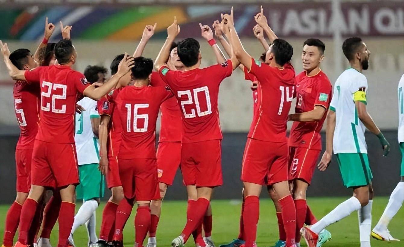 关于传统豪门集结，冲击亚洲杯冠军座位的信息