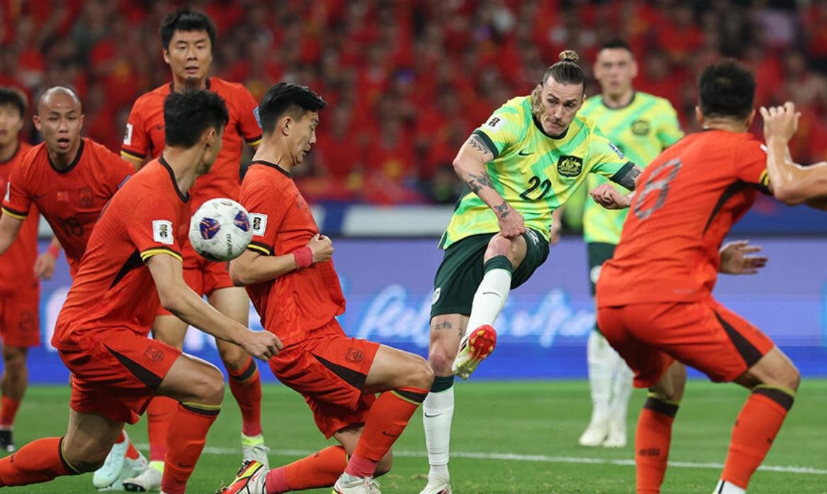 阿联酋队在场上展现强大实力 阿联酋队在场上展现强大实力