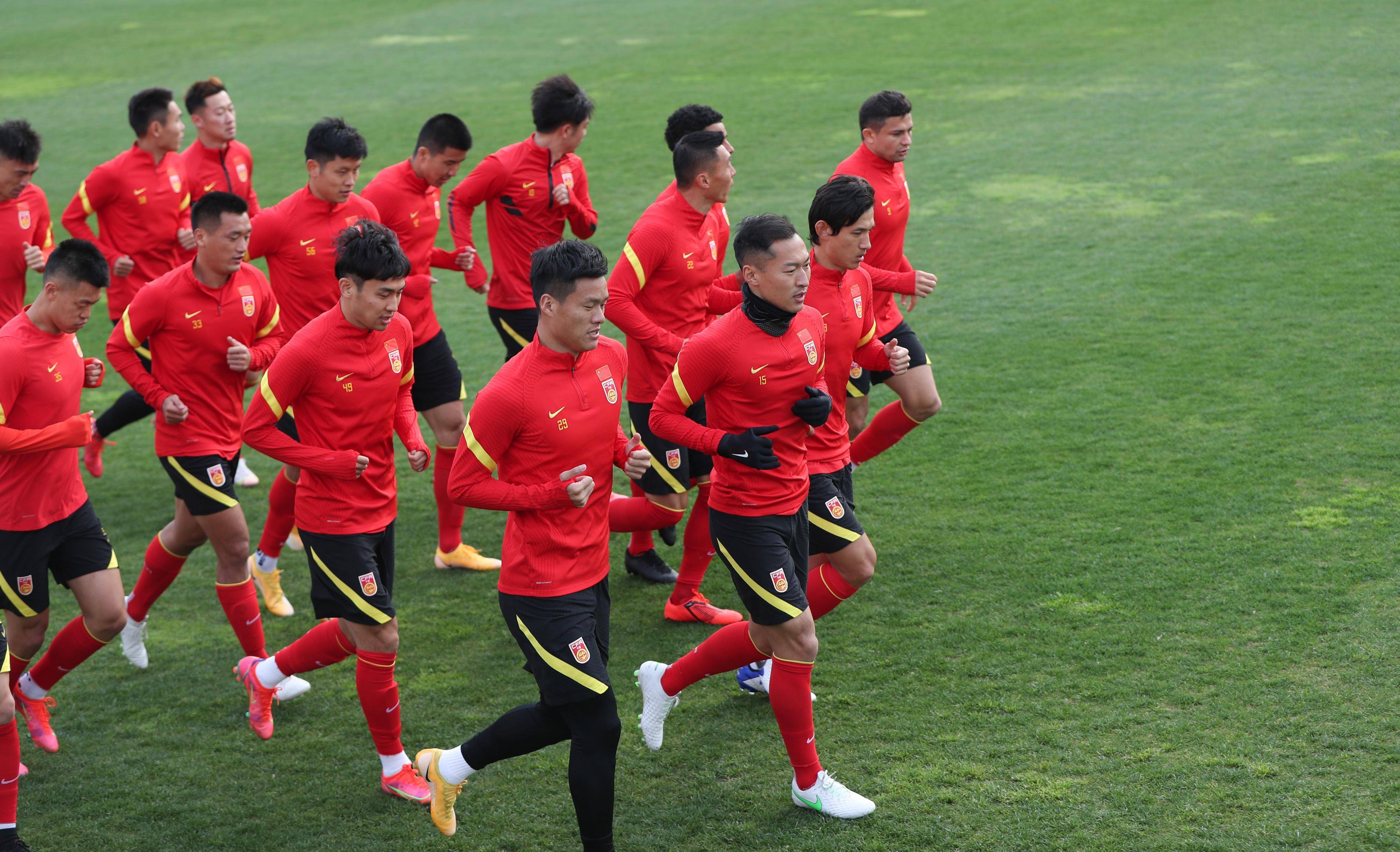 亚冠资格赛倒计时，球队备战热身