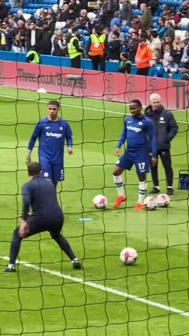 关于曼城天时地利,斯特林梅开二度助红军擒魔人的信息 关于曼城天时地利,斯特林梅开二度助红军擒魔人的信息