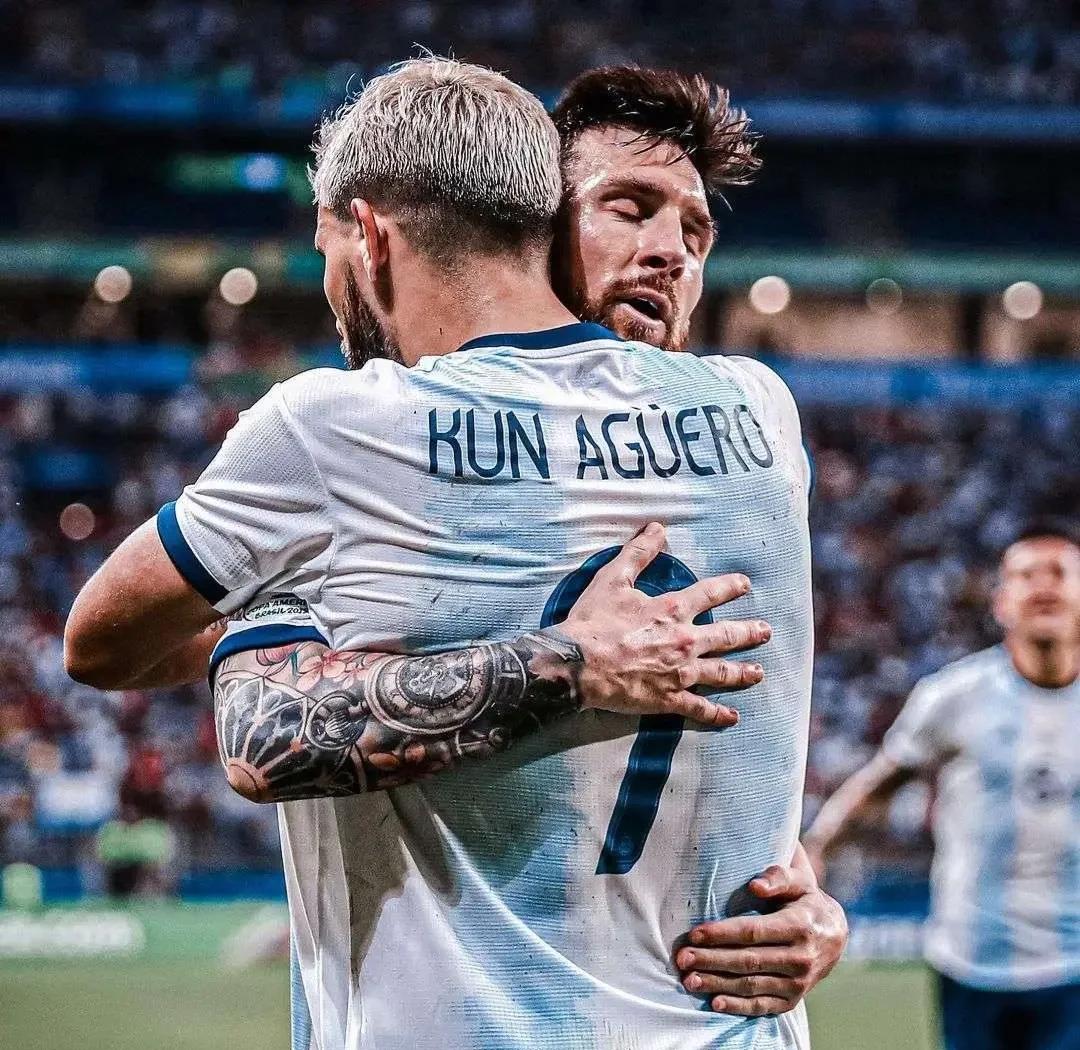 包含阿圭罗完成转会,将加盟巴塞罗那成为梅西的队友的词条 包含阿圭罗完成转会,将加盟巴塞罗那成为梅西的队友的词条