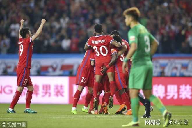 关于重庆斯威主场胜过武汉卓尔，保持不败势头的信息