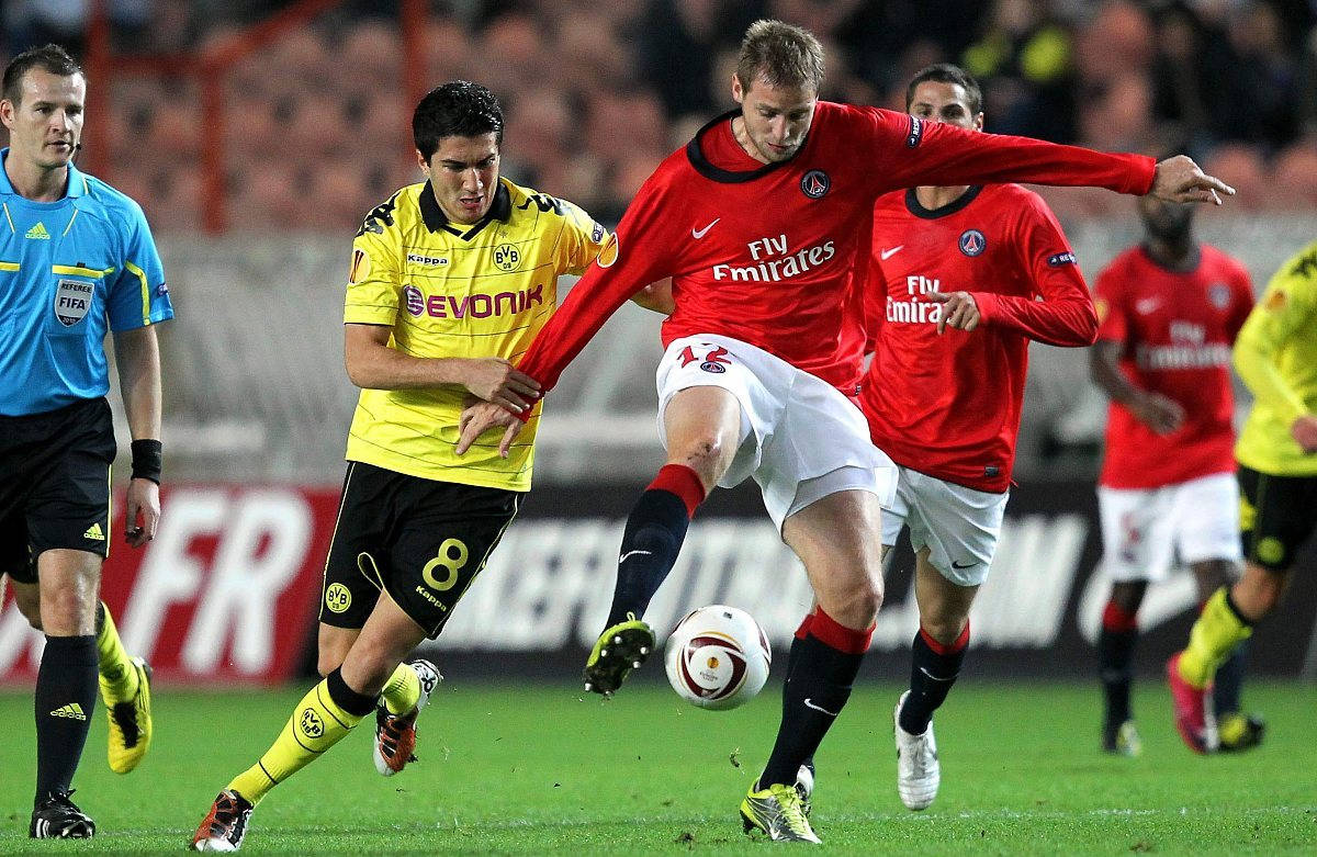 包含雷恩主场-力克巴黎FC，取得两连胜的词条