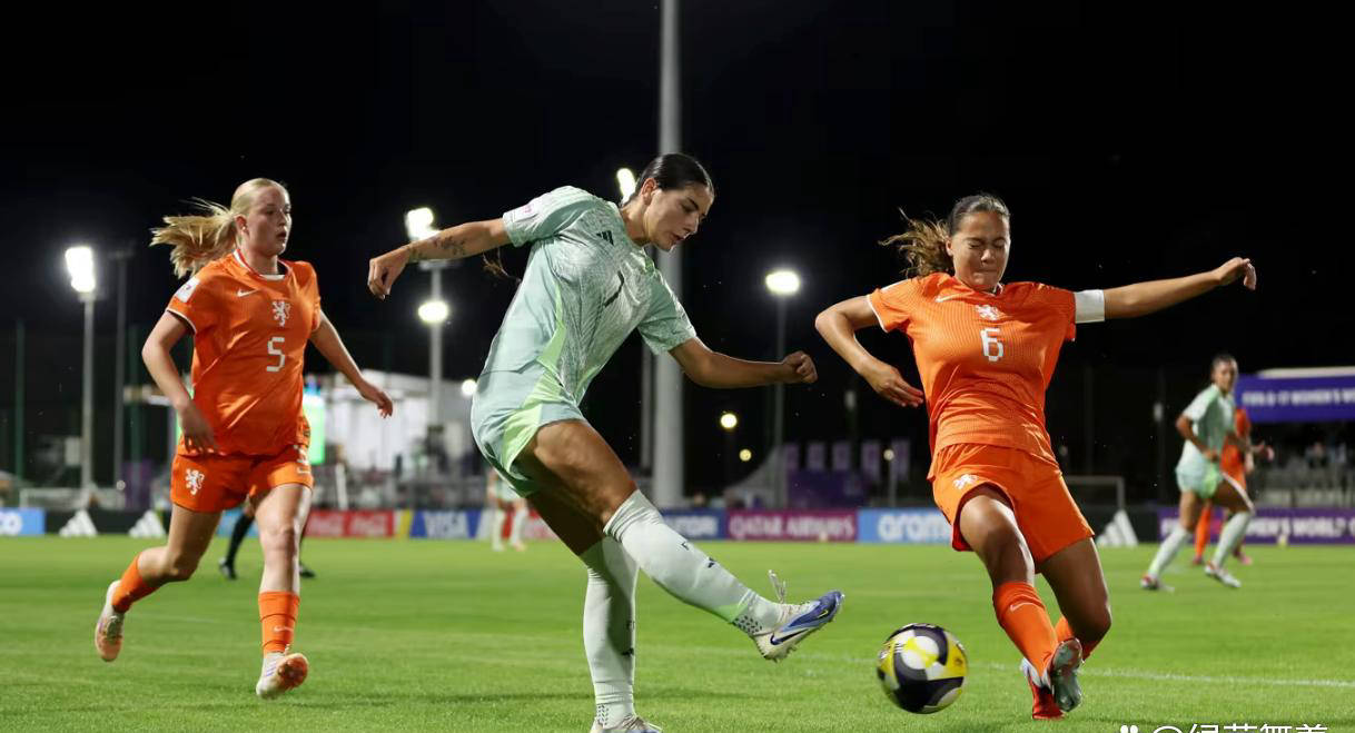 荷兰队表现出色,成功晋级半决赛 荷兰队表现出色,成功晋级半决赛