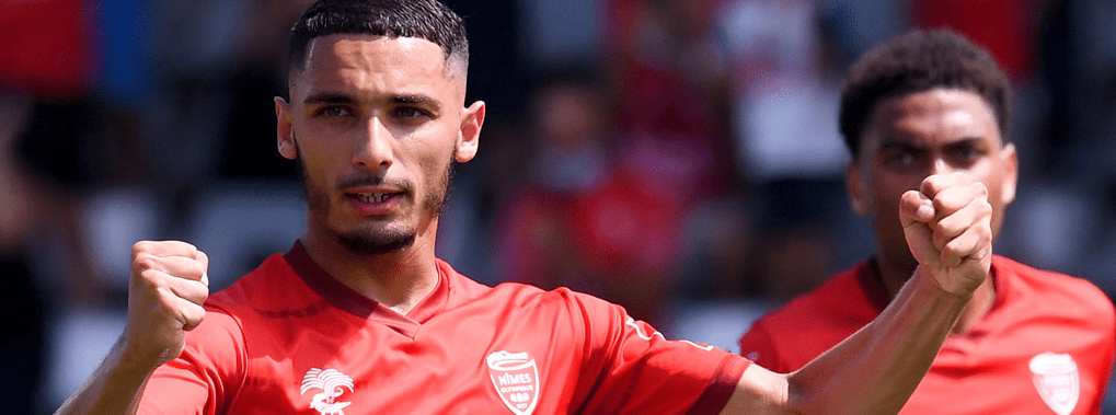 关于瓦朗谢纳顽强战平尼姆，保级压力难减的信息